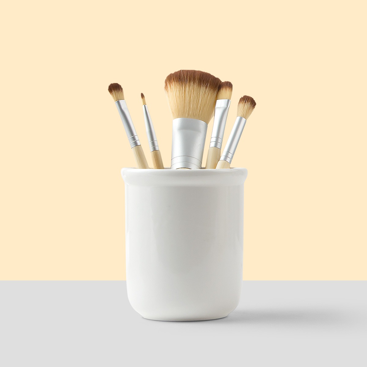 FACIAL BRUSH